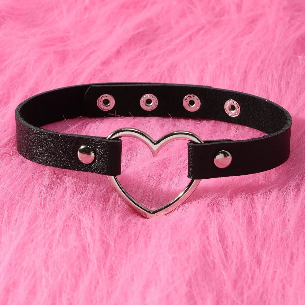 Kawaii Heart Decor Choker